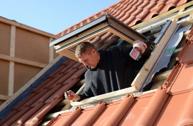 Pose de fenêtres de toit Velux à Brandérion